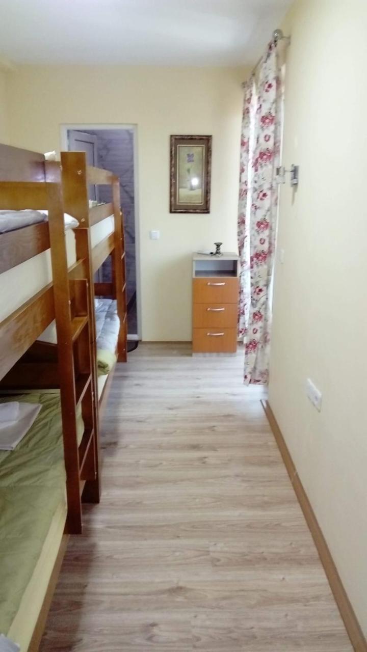 Hostel „Ж" Gradsko Ngoại thất bức ảnh